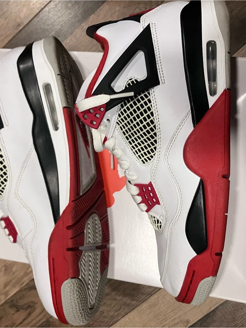 Jordan Air Jordan 4 Retro Fire Red White/Red/Black Sneakers - Size 10